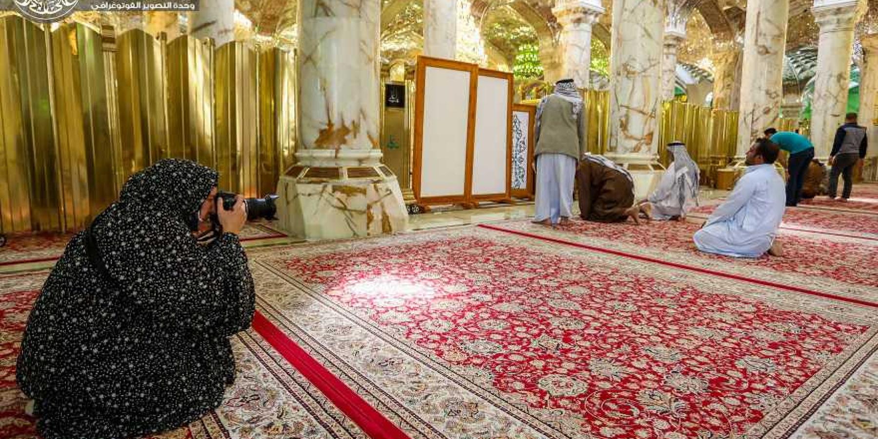 المصورة الفرنسية الدولية اميليانا مالفاتو : أنا منبهرة من رؤية الأجواء الروحية والإيمانية المنتشرة في أرجاء مرقد الإمام (ع)